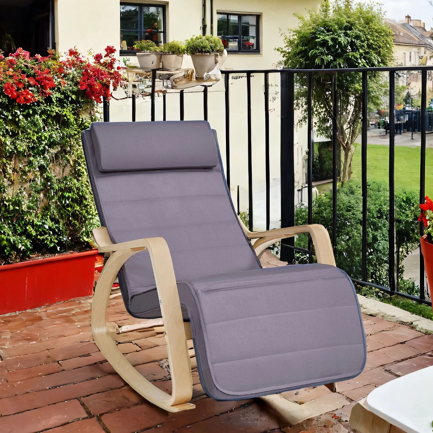 Kiiktool 5-astmelise reguleeritava jalatoega, kiiktool kaskepuidust käetugedega, elutuppa