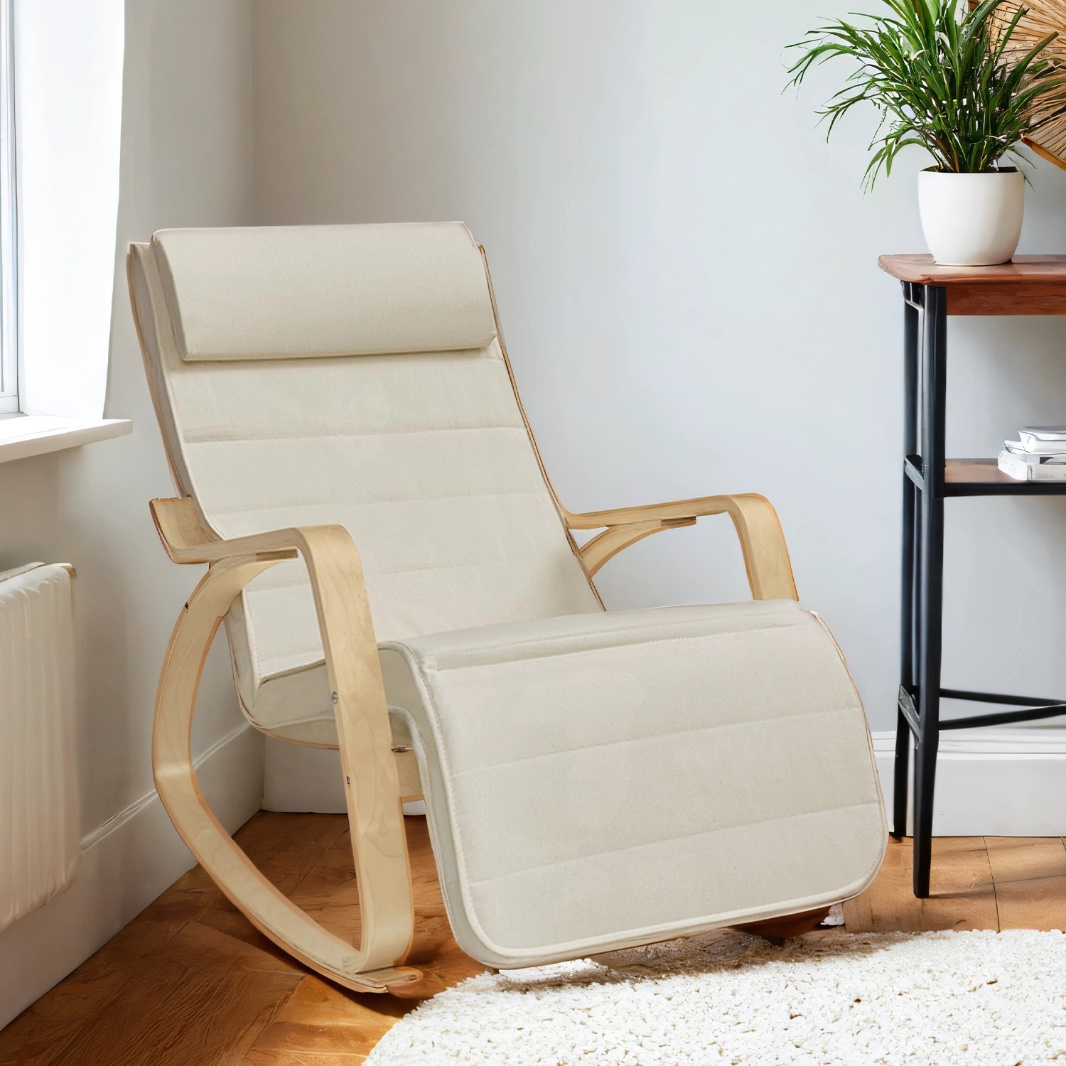 Kiiktool 5-astmelise reguleeritava jalatoega, kiiktool kaskepuidust käetugedega, elutuppa