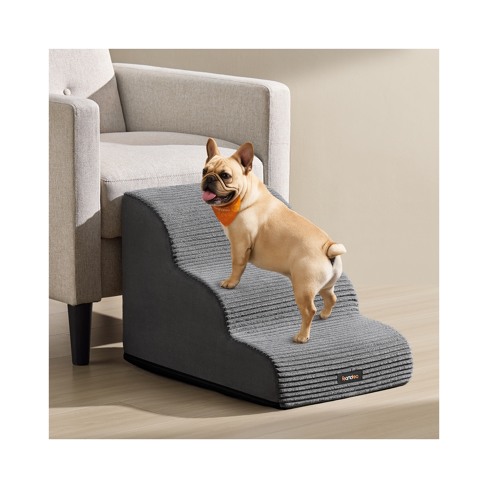 Libisemisvastase kattega ja 3 astmega koeratrepp