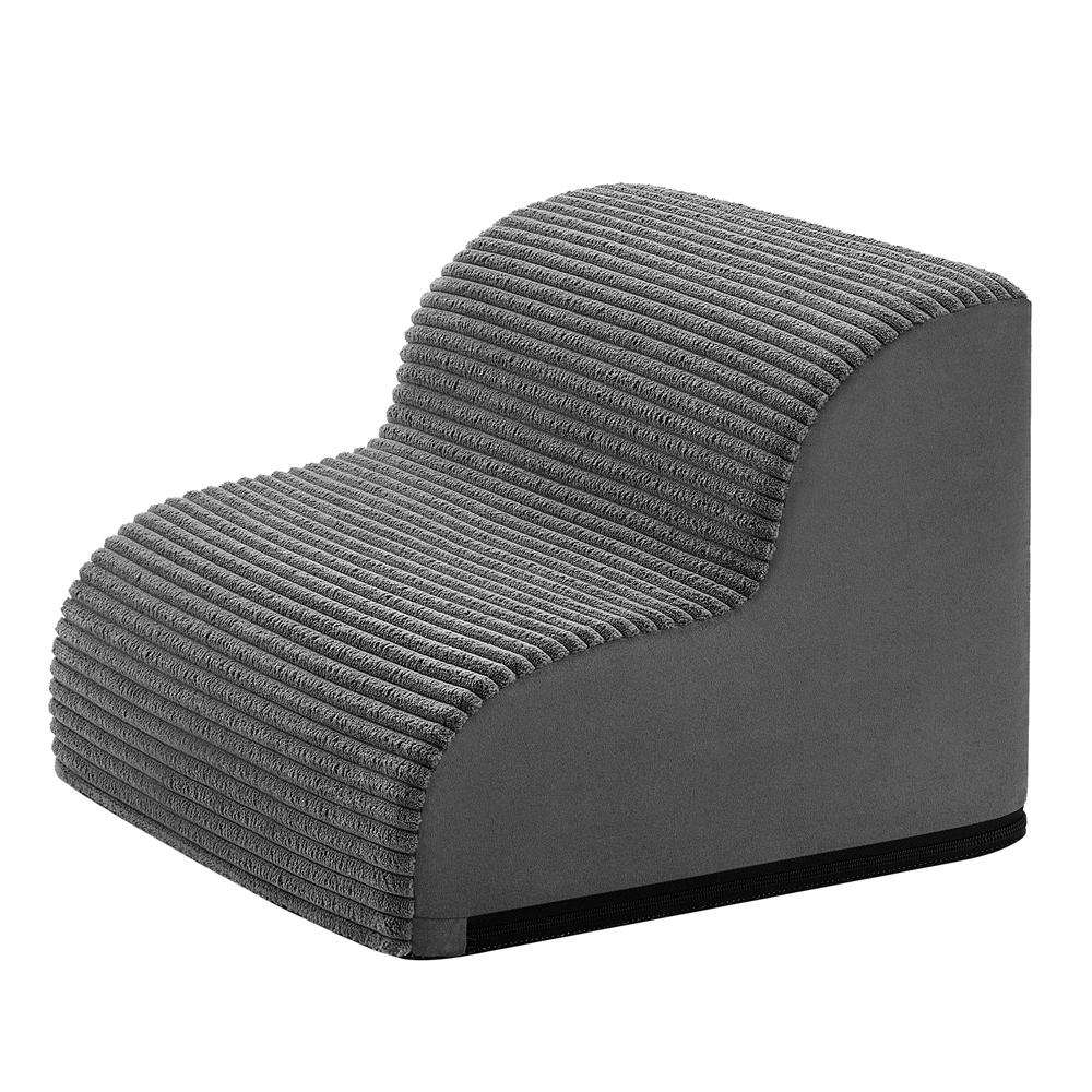 Koeratrepp, kaheastmeline lemmikloomatrepp, velvetist horisontaalsete triipudega