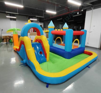 Hüppeloss veeliumäe, ronimisseina, hüppeala, pallibasseini ja rõngaviskemänguga (ilma puhurita)