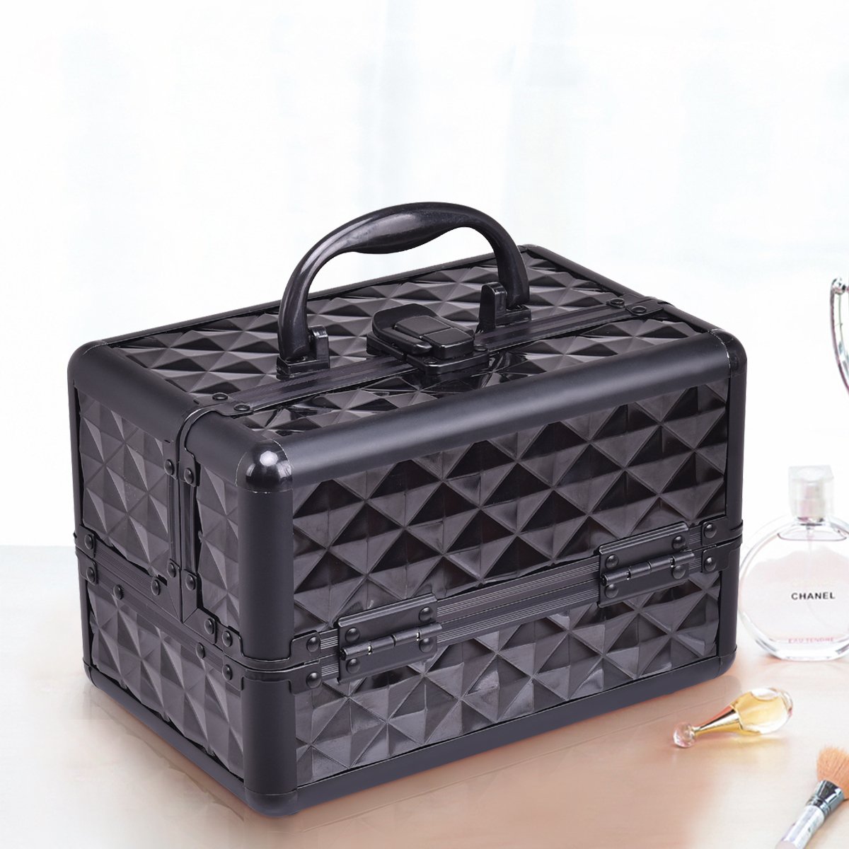 Alumiiniumist ehtekohver musta peegliga kosmeetikakohver