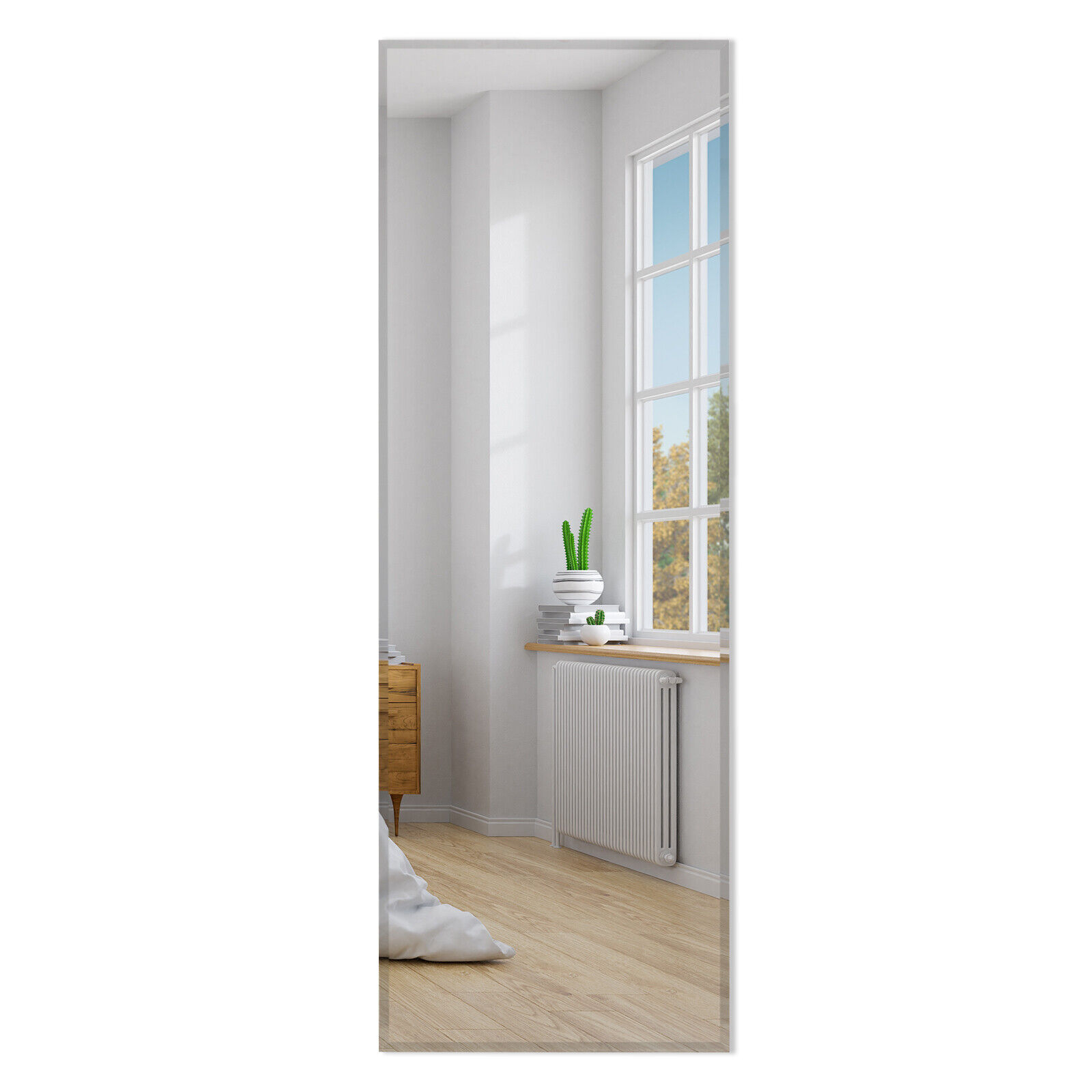 Fassaadservaga täispikkuses seinapeegel ja ristkülikukujuline peegel (110 x 38 cm), hõbedane