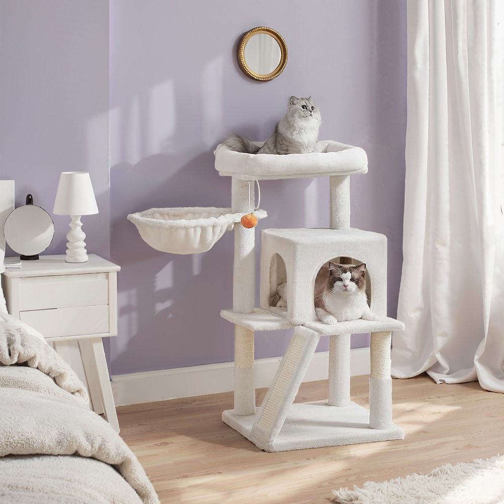 Kraapimispuu, kassipuu suure platvormiga, kreemjasvalge