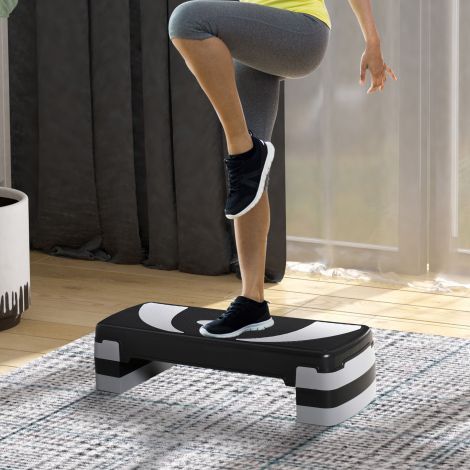 Aeroobikastepp, reguleeritava kõrgusega 10/15/20 cm, sobib koduseks treeninguks kuni 150 kg, 80x31 cm.