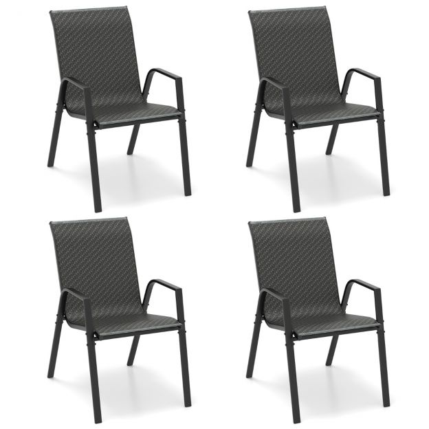 Komplektis 4 virnastatavat PE-rotangist aiatooli koos käetugedega virnastatavad toolid 66 x 51 x 84 cm